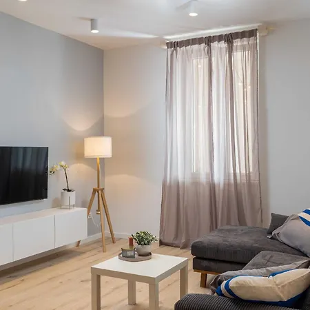 Amare - Three Bedroom With Terrace And Jacuzzi Apartamento *
