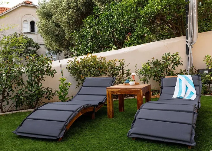 Amare - Three Bedroom With Terrace And Jacuzzi דירה *