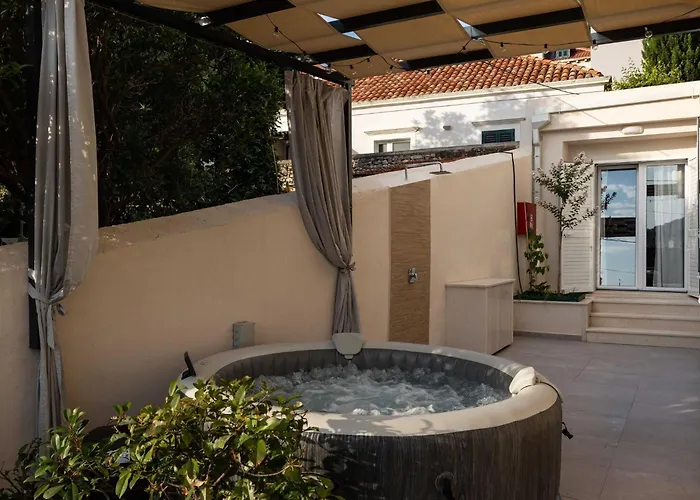 Amare - Three Bedroom With Terrace And Jacuzzi * Dubrovnik