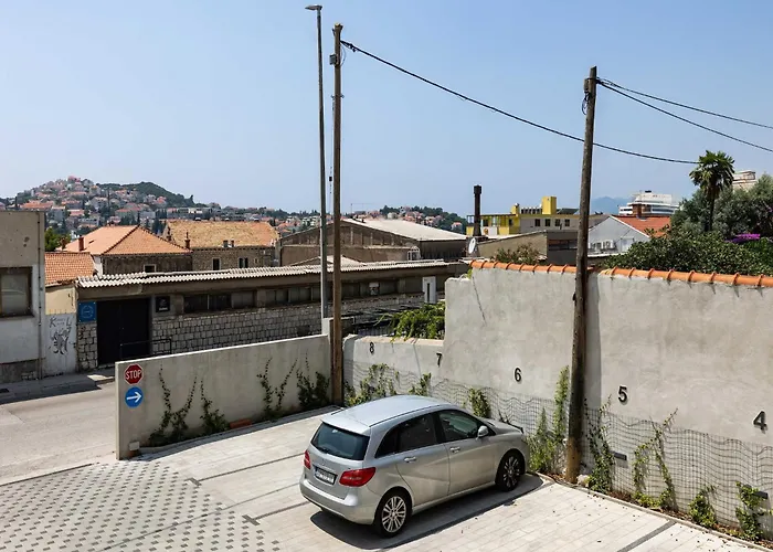 Amare - Three Bedroom With Terrace And Jacuzzi